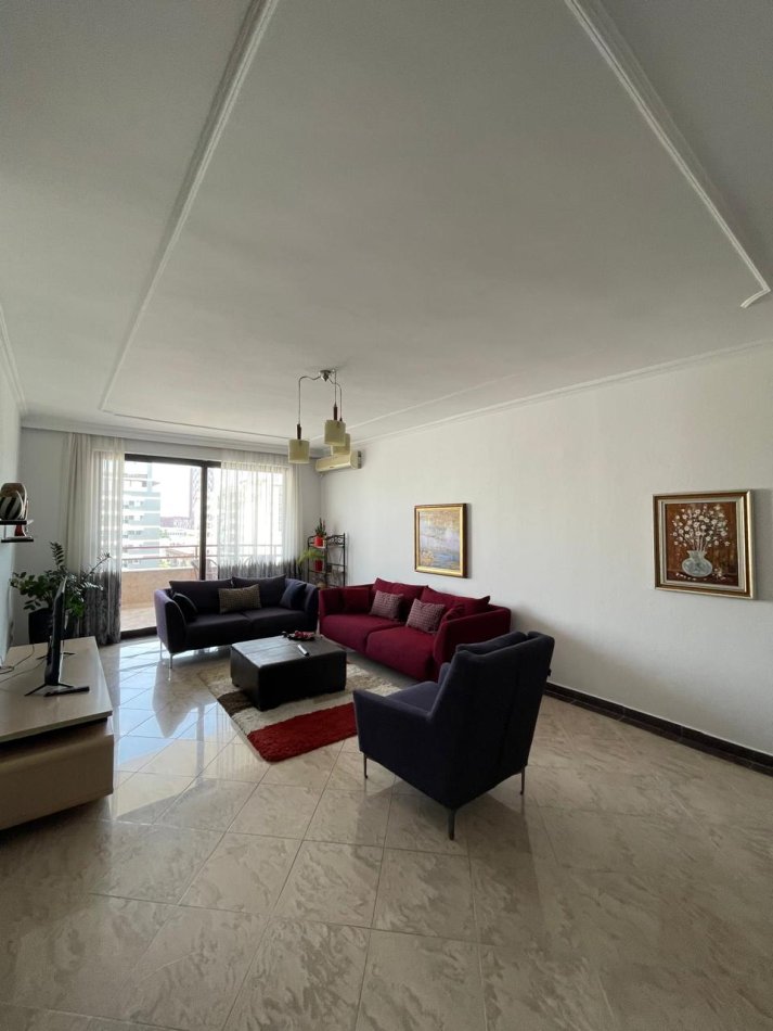 Tirane, jepet me qera apartament 2+1 Kati 8, 145 m² 800 €