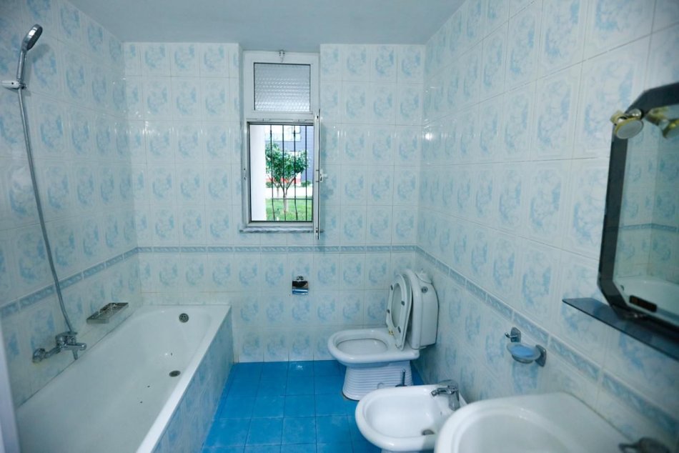 Tirane, jepet me qera apartament 1+1 Kati 1, 65 m² 500 € (Margarita Tutulani)