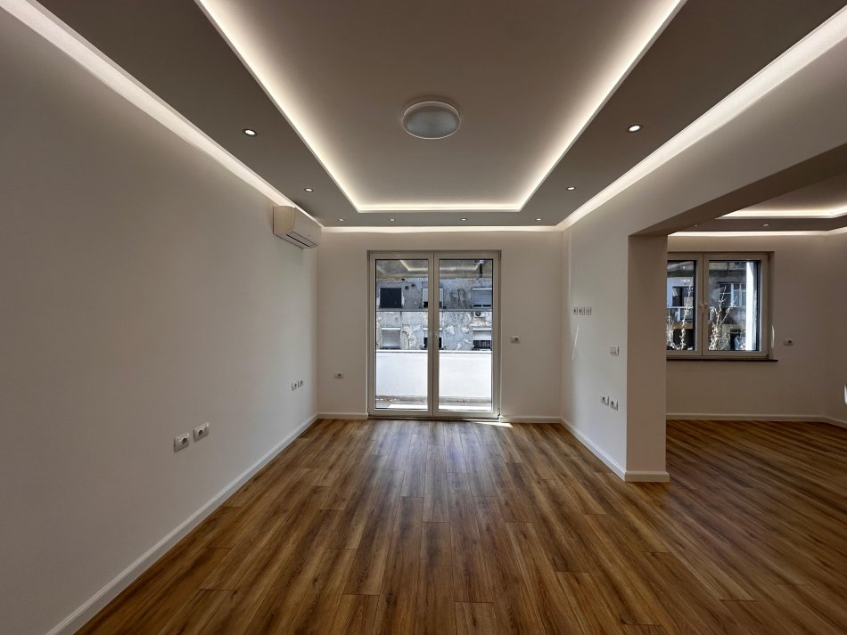 Tirane, jap me qera zyre Kati 3, 104 m² 1.100 € (Rruga Mine Peza)
