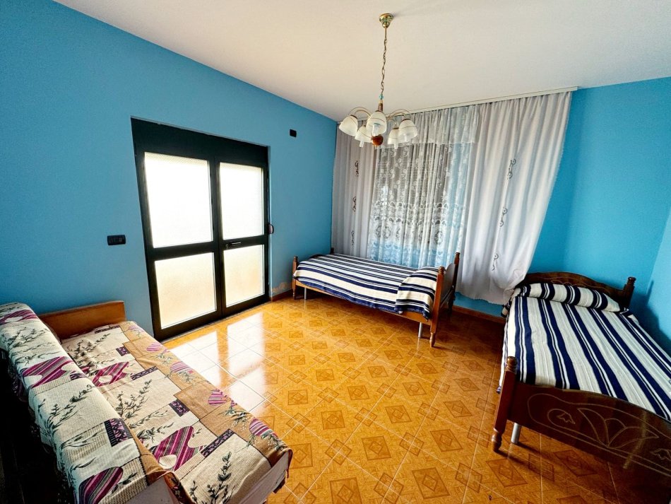 Kavaje, shitet shtepi 4+1+Aneks+Ballkon Kati 3, 500 m² 130.000 € (Rruga "Taulantia" ,Kavaje)