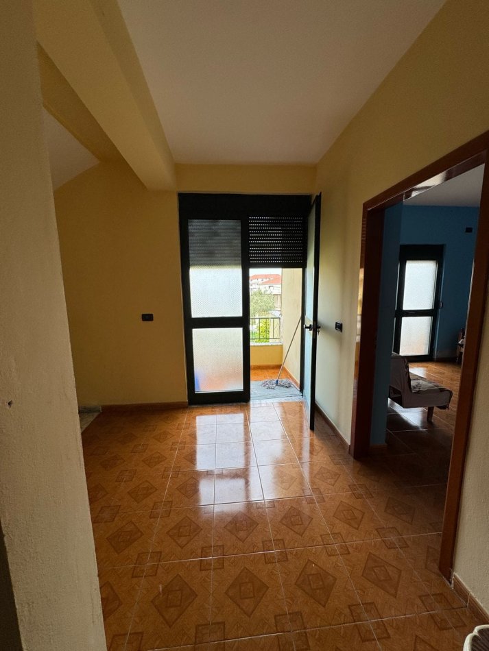 Kavaje, shitet shtepi 4+1+Aneks+Ballkon Kati 3, 500 m² 130.000 € (Rruga "Taulantia" ,Kavaje)