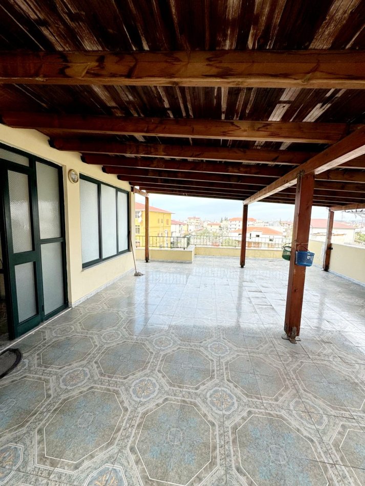 Kavaje, shitet shtepi 4+1+Aneks+Ballkon Kati 3, 500 m² 130.000 € (Rruga "Taulantia" ,Kavaje)