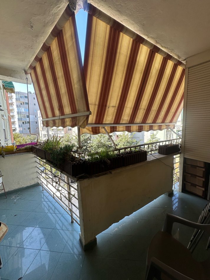 Durres, jepet me qera apartament 2+1+Ballkon Kati 3, 75 m² 450 € (Rruga Aleksander Goga)