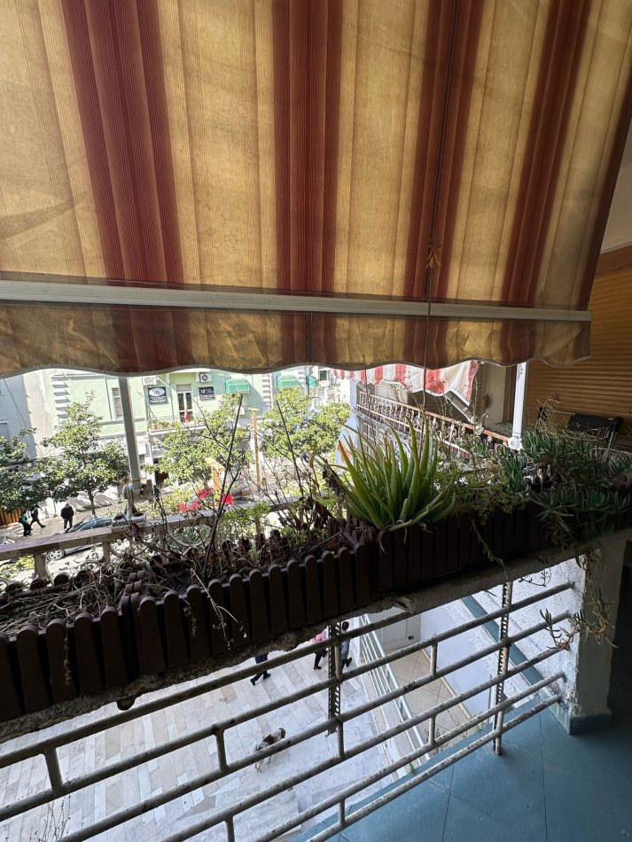 Durres, jepet me qera apartament 2+1+Ballkon Kati 3, 75 m² 450 € (Rruga Aleksander Goga)