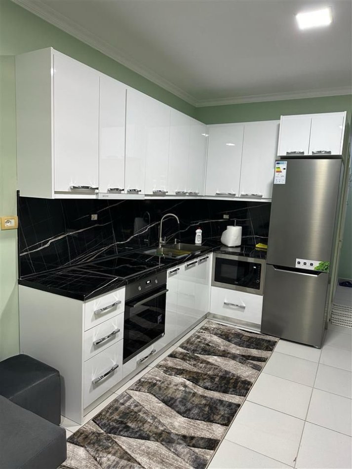 Tirane, jepet me qera apartament 1+1 Kati 5, 50 m² 450 € (Rruga Muzaket)