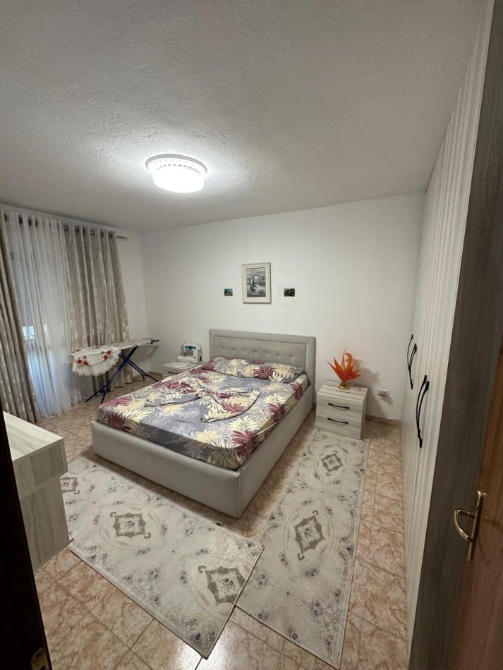 Tirane, jepet me qera apartament 2+1+Ballkon Kati 9, 120 m² 550 €