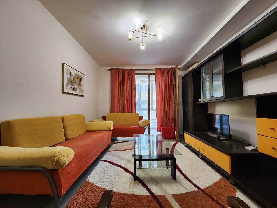 Tirane, jepet me qera apartament 1+1 Kati 1, 74 m² 420 € (Rr. Bill Klinton)