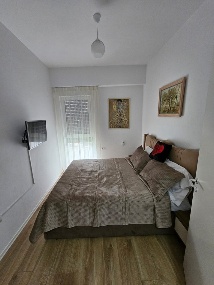 Tirane, jepet me qera apartament 2+1 Kati 4, 100 m² 600 € 