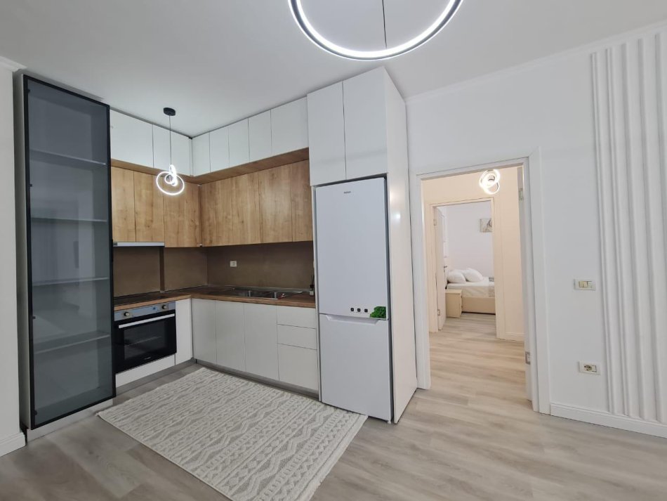 Tirane, shitet apartament 2+1 Kati 2, 92 m² 138.000 € (astir)