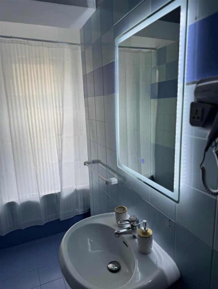 Tirane, jepet me qera apartament 1+1 Kati 3, 50 m² 450 € 