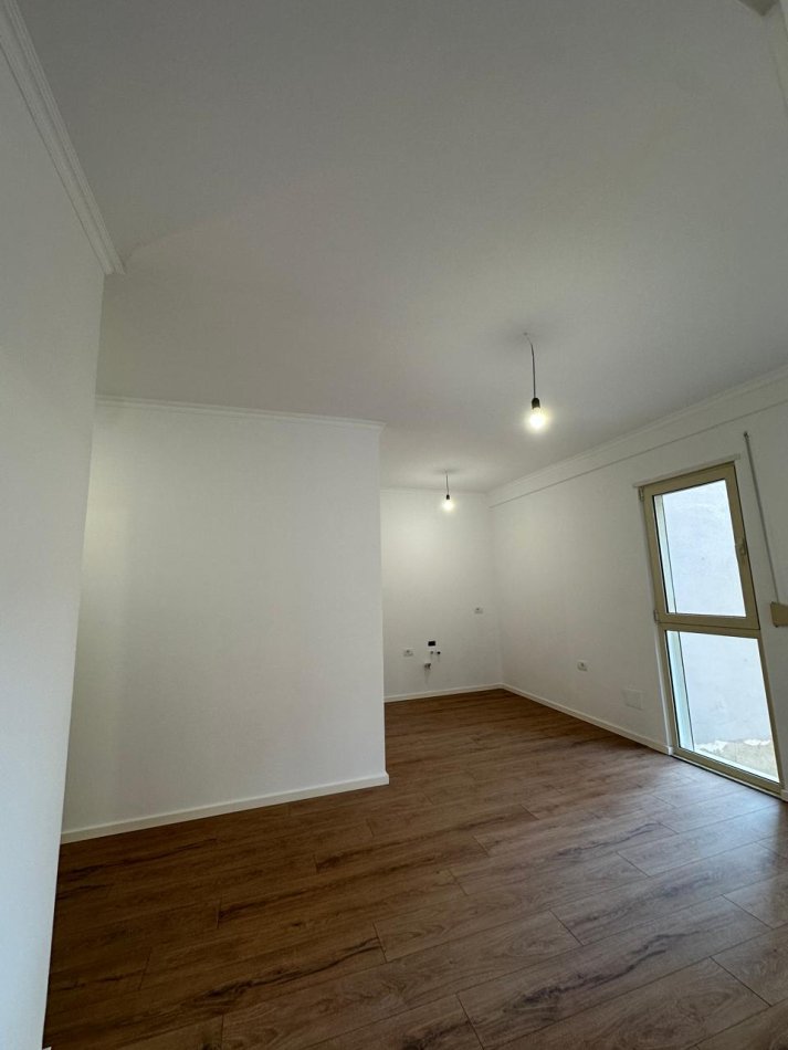 Tirane, shitet apartament 1+1 Kati 2, 49 m² 120.000 € (Rr. Mine Peza)