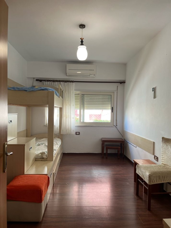 Tirane, jepet me qera apartament 2+1 Kati 3, 100 m² 500 € (ali demi)