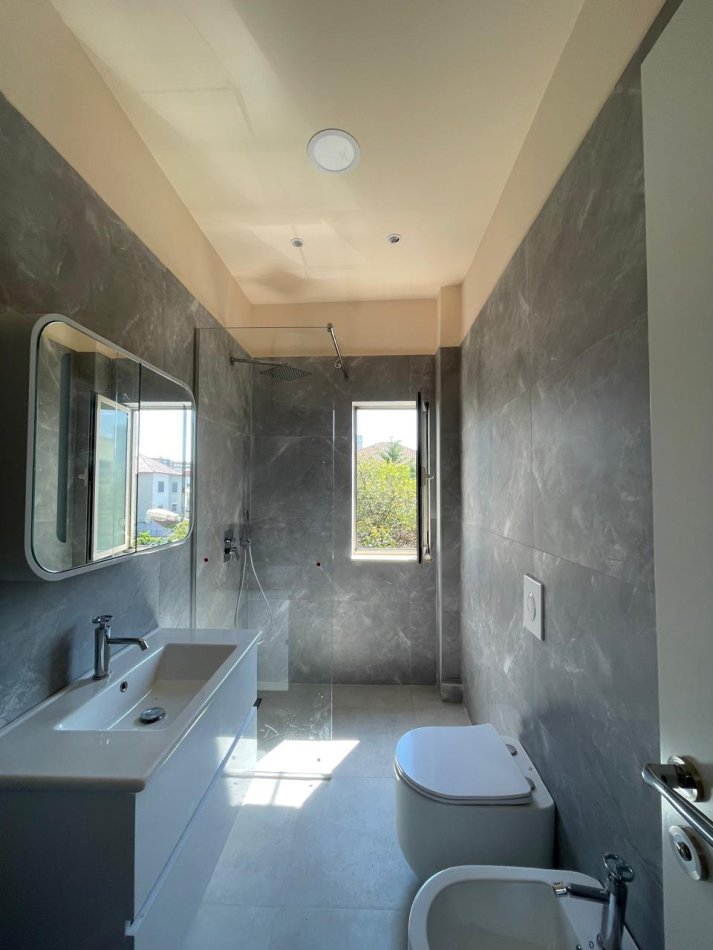 Tirane, jepet me qera apartament 1+1+Aneks+Ballkon Kati 3, 74 m² 600 € 