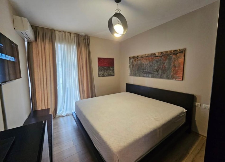 Tirane, jepet me qera apartament 2+1 Kati 11, 92 m² 1.350 € (Rr.kosovareve)