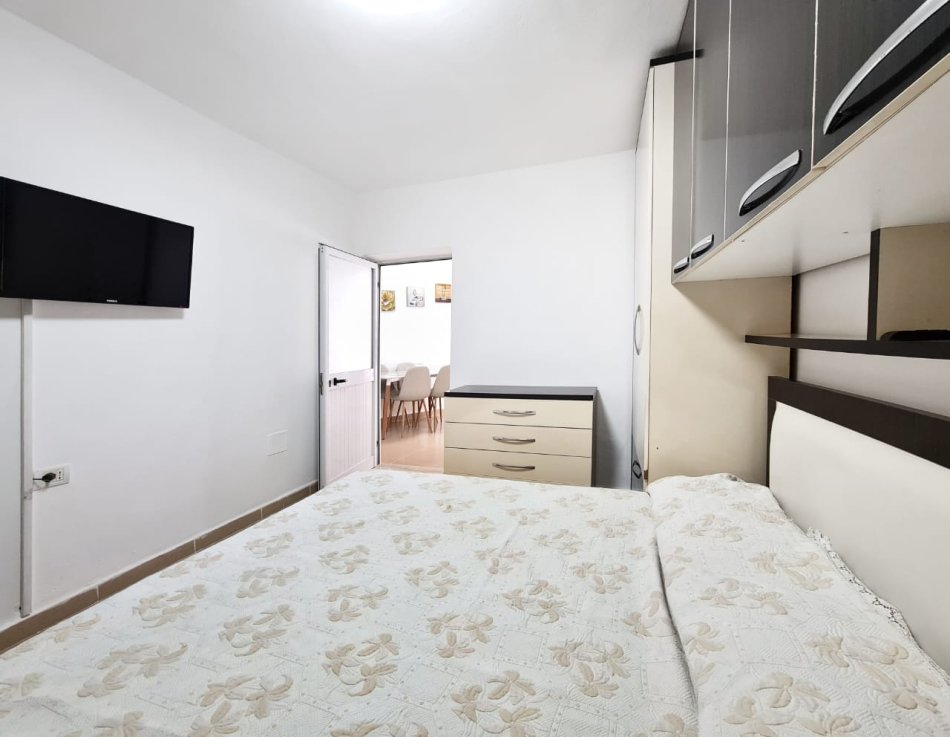 Tirane, jepet me qera apartament 1+1 Kati 0, 70 m² 750 € (Pazari i Ri)