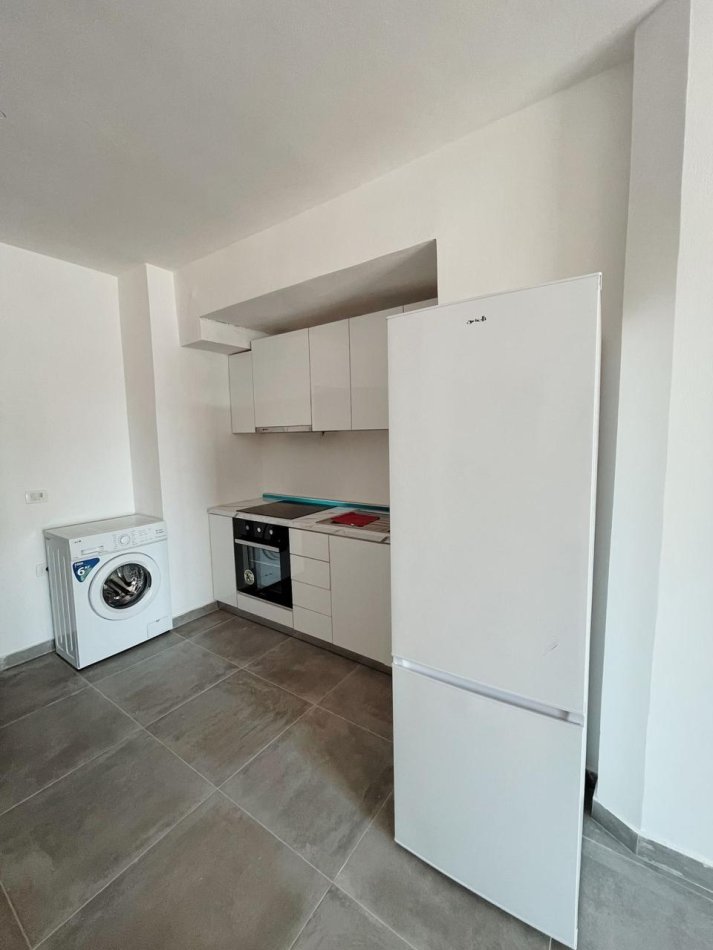 Shqiperi, shitet apartament 1+1+Ballkon Kati 5, 82 m² 130.000 € (Golem, Durres)