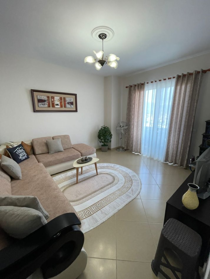 Tirane, jepet me qera apartament 3+1+Aneks+Ballkon Kati 6, 144 m² 500 € (Koder Kamez)