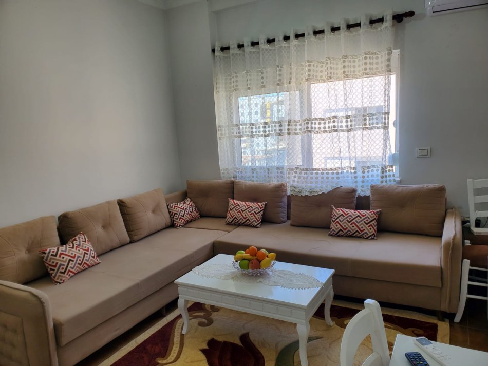 Tirane, shitet apartament 1+1+Ballkon Kati 8, 65 m² 95.500 € (Yzberisht)