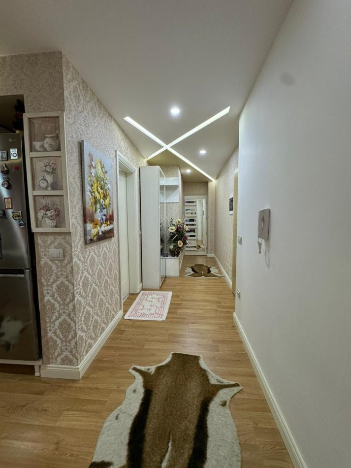 Tirane, jepet me qera apartament 2+1+Ballkon Kati 2, 90 m² 800 € (Kopshti Zoologjik)