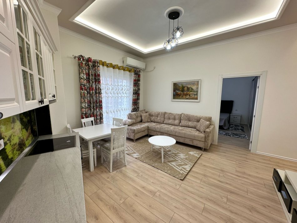 Tirane, jap me qera apartament 2+1+Ballkon Kati 4, 85 m² 600 € (hamdi sina)