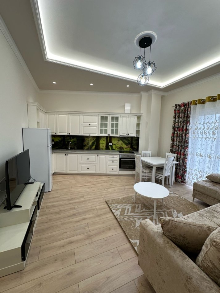 Tirane, jap me qera apartament 2+1+Ballkon Kati 4, 85 m² 600 € (hamdi sina)