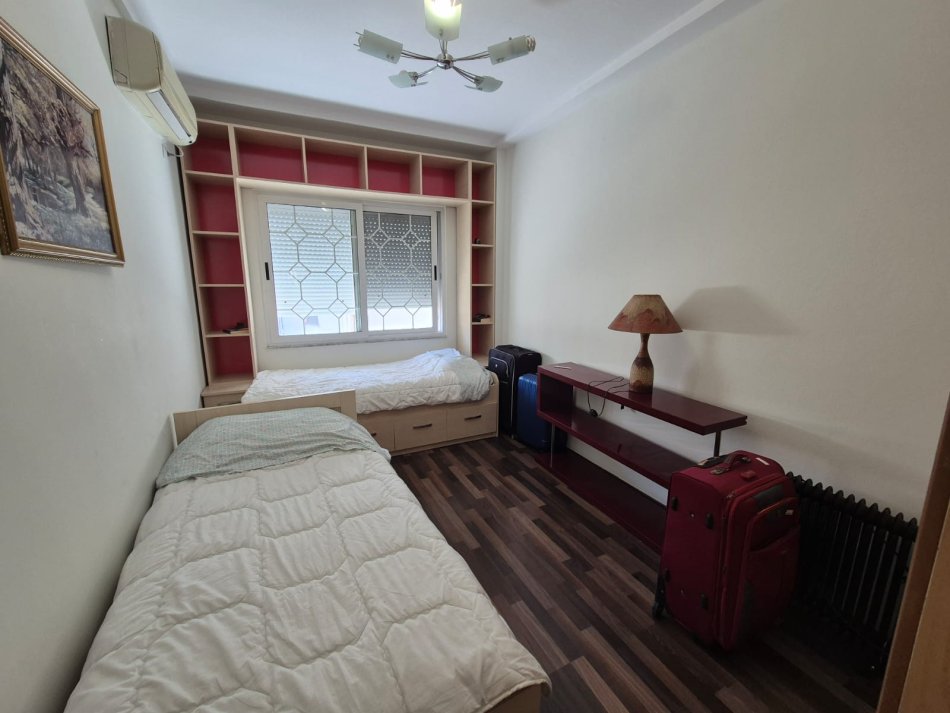 Tirane, jepet me qera apartament 2+1 Kati 3, 120 m² 900 € (Rruga e Elbasanit)