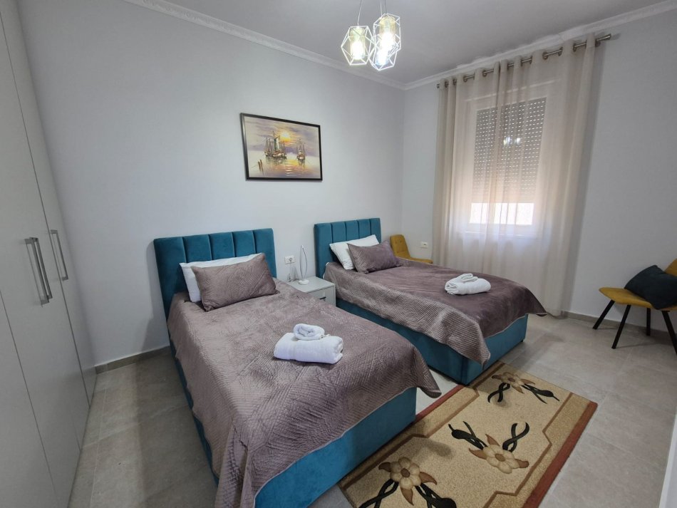 Tirane, jepet me qera apartament 2+1+Ballkon Kati 7, 110 m² 1.300 € (Qender)