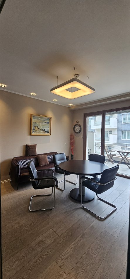 Tirane, jepet me qera ambjent biznesi Kati 7, 110 m² 2.000 € (DELIJORGJI)