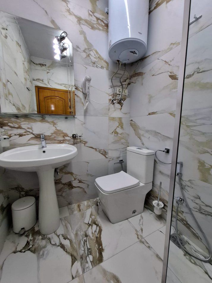 Tirane, jepet me qera apartament 2+1+Aneks+Ballkon Kati 2, 107 m² 700 € (Don Bosko)