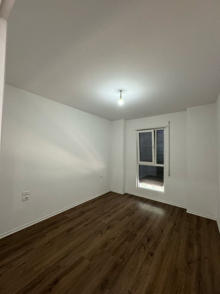 Tirane, jepet me qera apartament 2+1+Aneks+Ballkon Kati 2, 107 m² 700 € (Don Bosko)