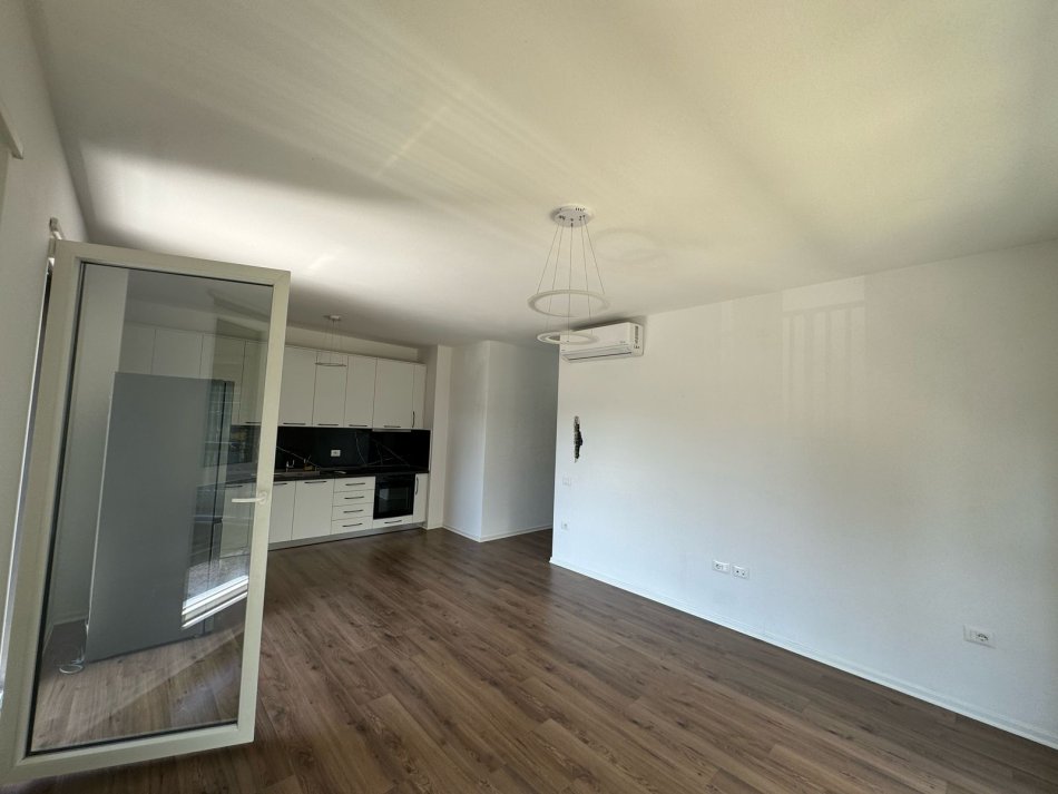 Tirane, jepet me qera apartament 2+1+Aneks+Ballkon Kati 2, 107 m² 700 € (Don Bosko)
