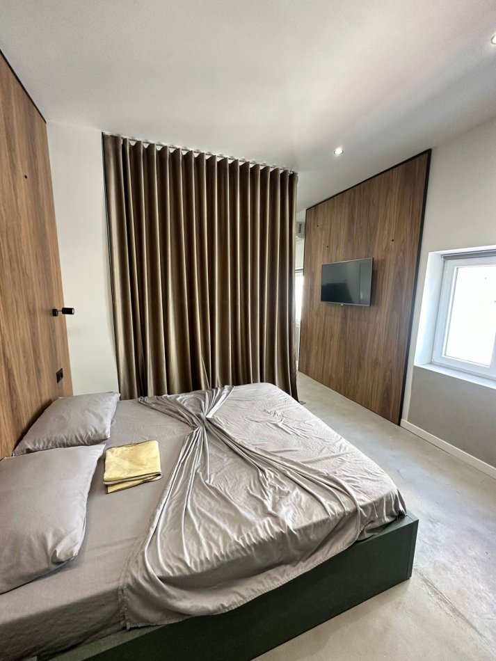 Tirane, jepet me qera garsonier 1+1 Kati 5, 40 m² 450 € (Shallvaret)