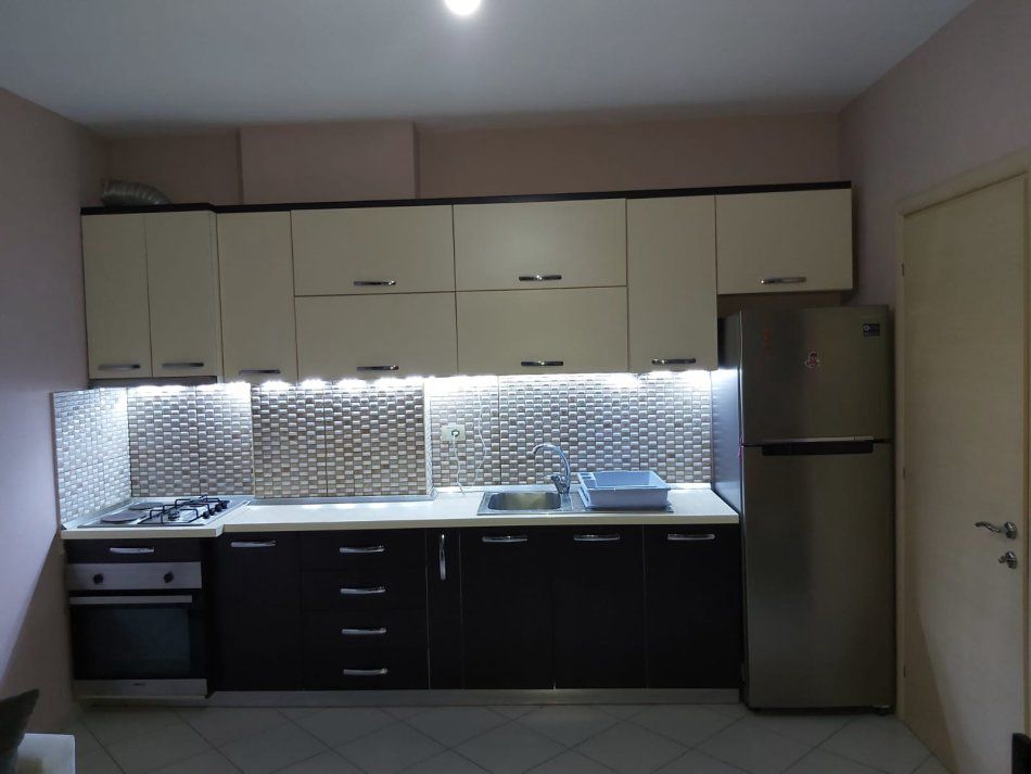 Tirane, jepet me qera apartament 2+1 Kati 7, 75 m² 450 € (Astir)