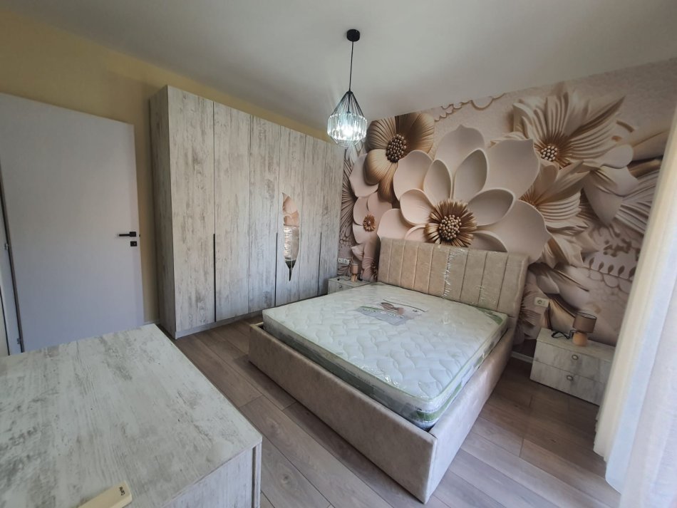 Tirane, jap me qera apartament 2+1+Ballkon Kati 3, 800 m² 850 € (Rruga Myslym Shyr)