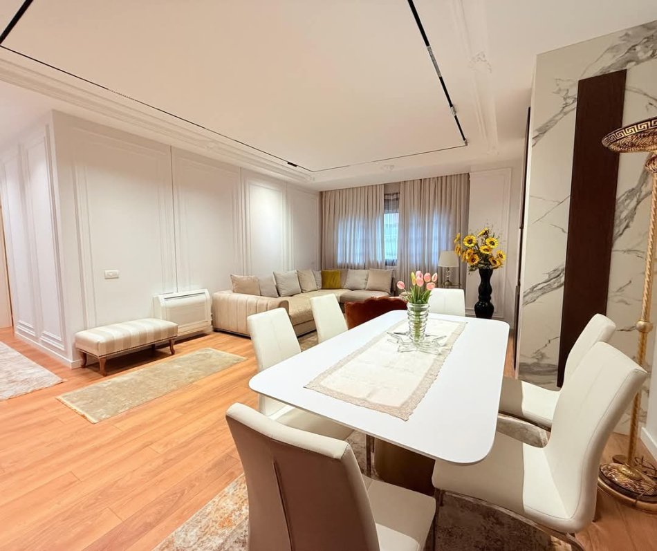 Tirane, jepet me qera apartament 2+1+Ballkon Kati 3, 120 m² 1.500 € (QENDER)