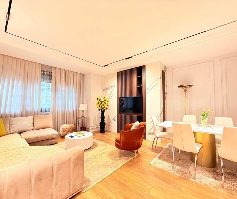 Tirane, jepet me qera apartament 2+1+Ballkon Kati 3, 120 m² 1.500 € (QENDER)