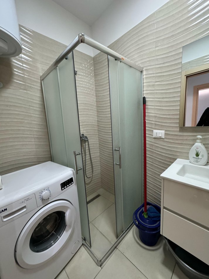 Tirane, jap me qera apartament 1+1+Ballkon Kati 6, 65 m² 500 € (Rruga e Dibres)