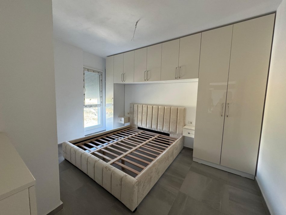 Tirane, jap me qera apartament 1+1 Kati 2, 60 m² 400 € (rruga Pasho hysa)