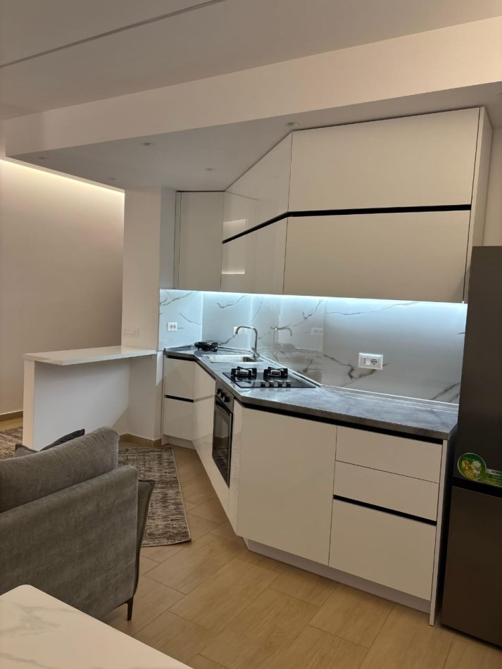 Tirane, jepet me qera apartament 1+1 Kati 4, 67 m² 800 € 