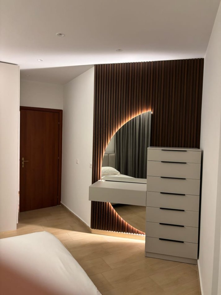 Tirane, jepet me qera apartament 1+1 Kati 4, 67 m² 800 € 