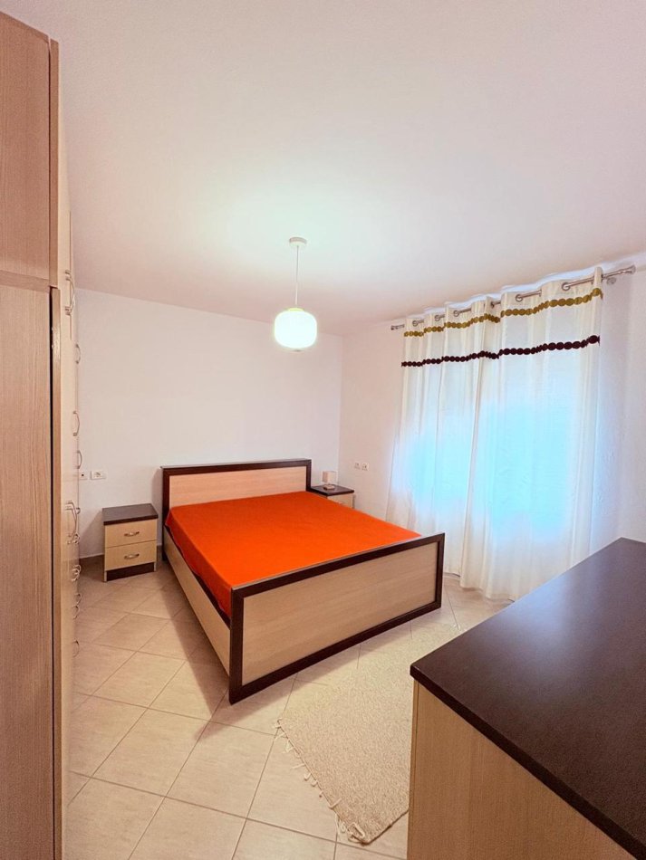 Tirane, jepet me qera apartament 1+1 Kati 3, 60 m² 500 € (Xhamia e Tabakeve, Rr. Elbasanit)