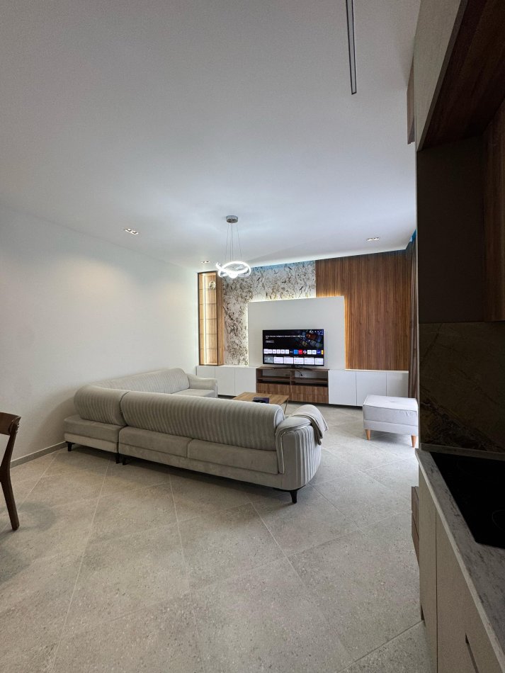 Tirane, jap me qera Vile 2 Katshe , 200 m² 1.500 € (Rruga e Vilave)