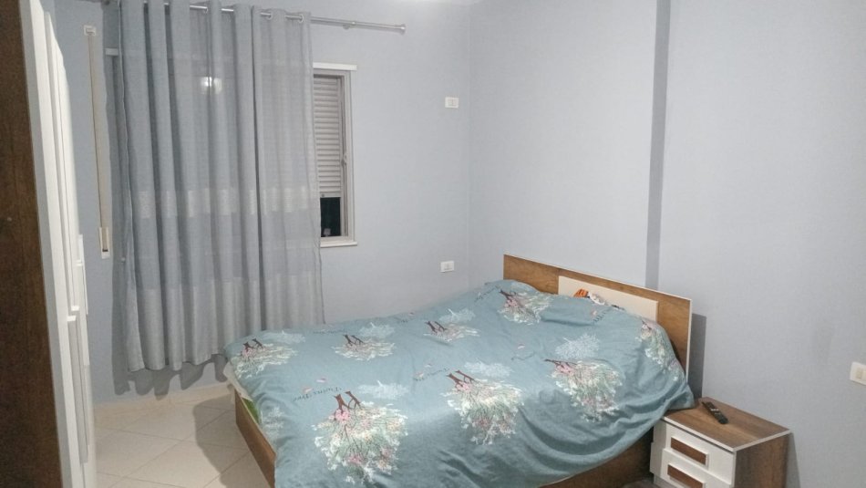 Tirane, shitet apartament 1+1+Ballkon Kati 5, 74 m² 95.000 € (Fresk)