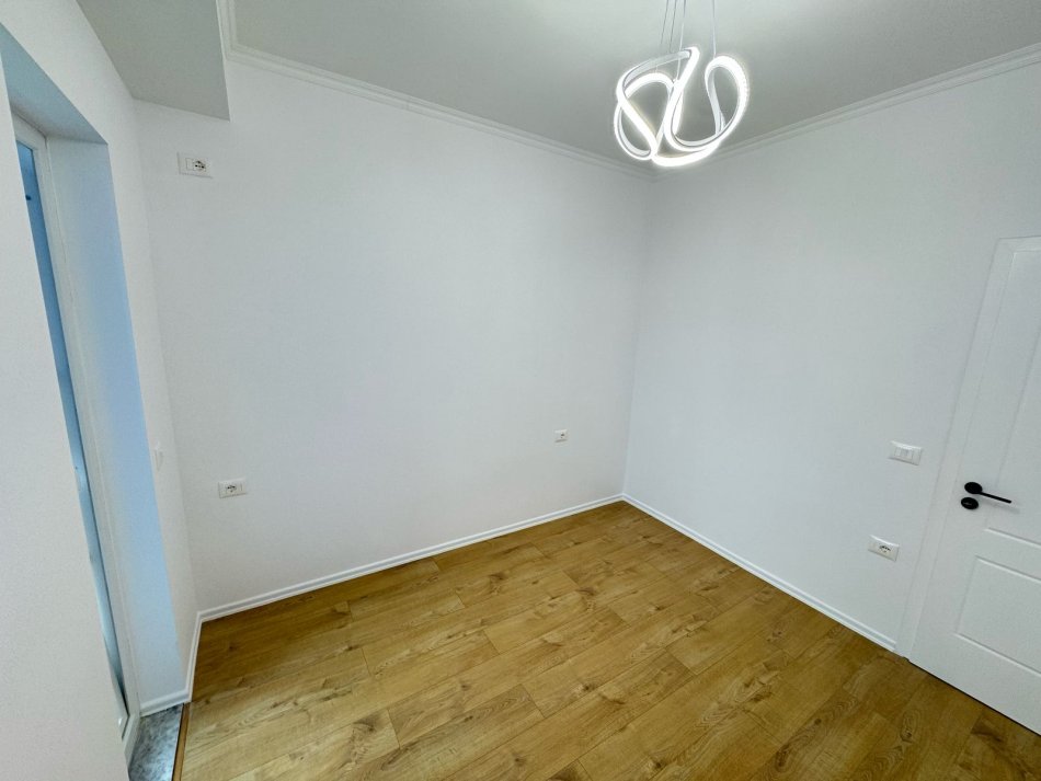 Tirane, shitet apartament 1+1 Kati 5, 55 m² 88.000 € (astir)