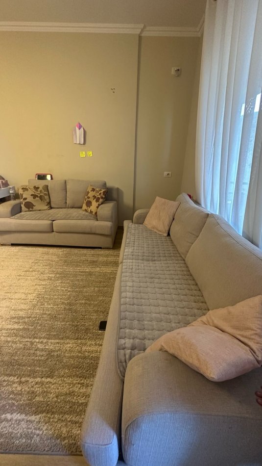 Tirane, jepet me qera apartament 2+1 Kati 3, 115 m² 700 € (Liqeni i Thate)