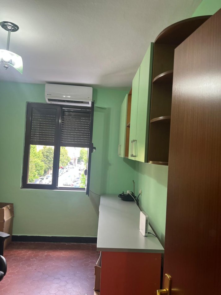 Tirane, jepet me qera apartament 2+1 Kati 3, 85 m² 650 € (rruga mysly, shyri)