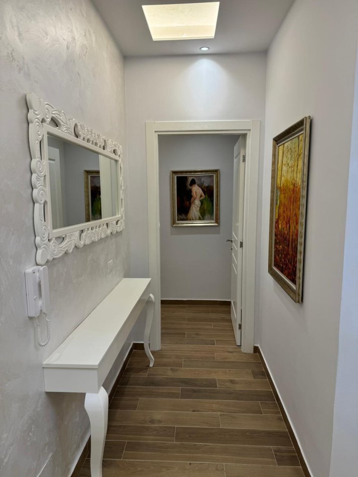 Tirane, jepet me qera apartament 2+1 Kati 4, 100 m² 600 € 