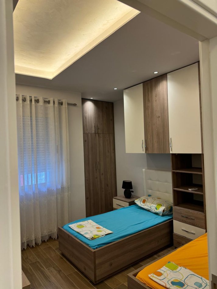 Tirane, jepet me qera apartament 2+1 Kati 4, 100 m² 600 € 