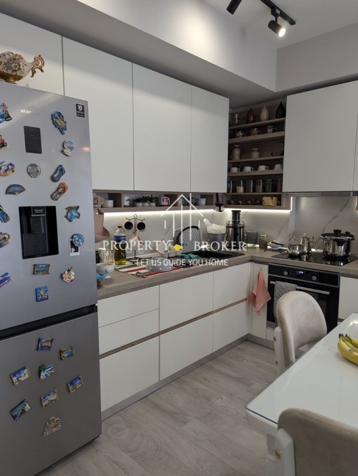 Tirane, jepet me qera apartament 2+1+Aneks+Ballkon Kati 5, 86 m² 800 € (Don Bosko)