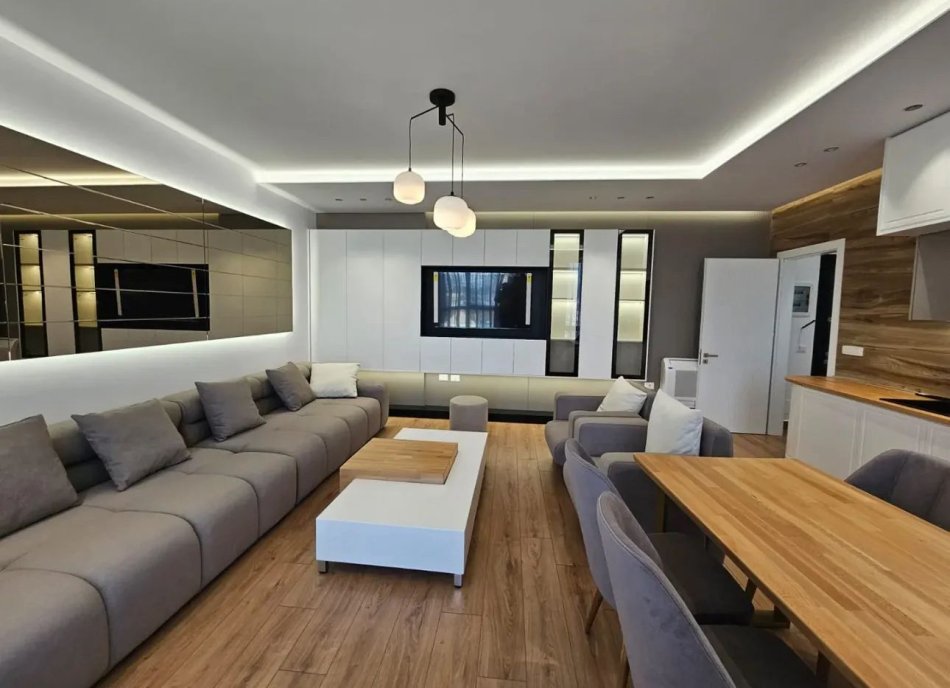 Tirane, jap me qera apartament 1+1+Ballkon Kati 7, 70 m² 700 € (rruga filip jano)